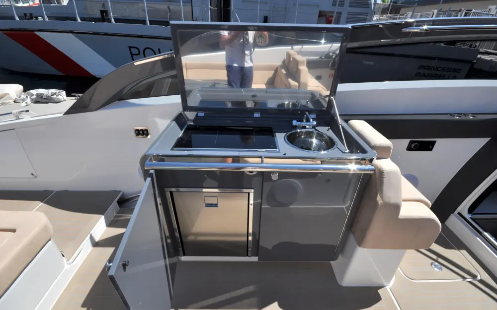 slider 11 Windy Shamal 37