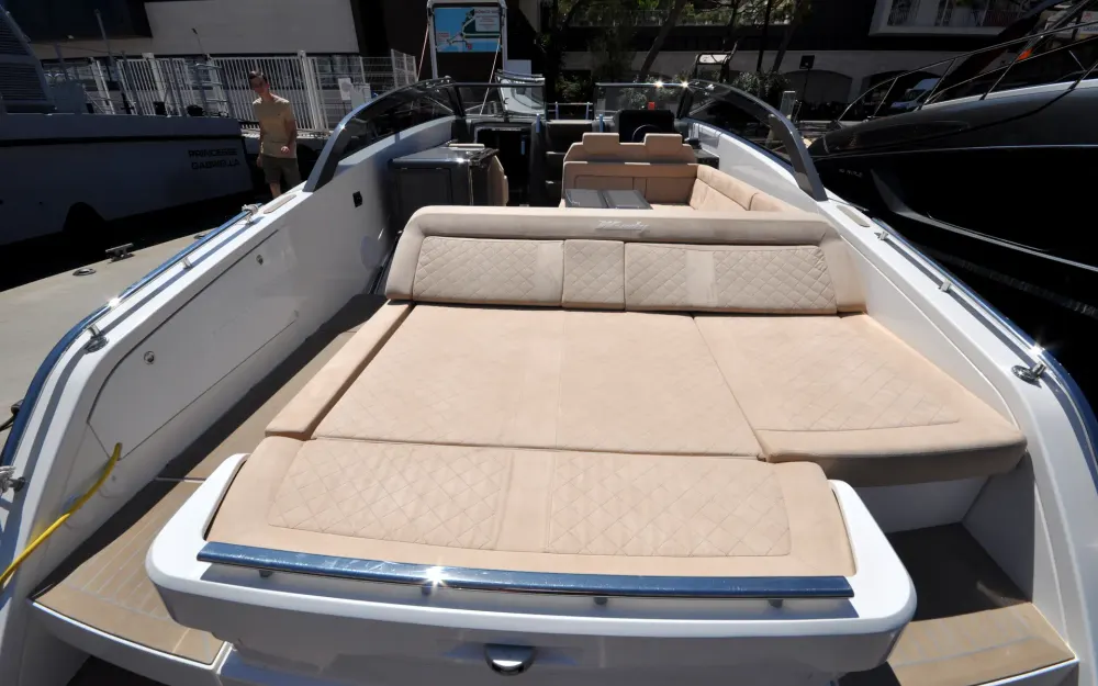 slider 6 Windy Shamal 37