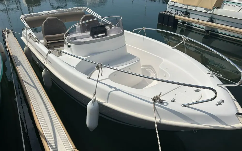 slider 5 B2 Marine Cap Ferret 522Open