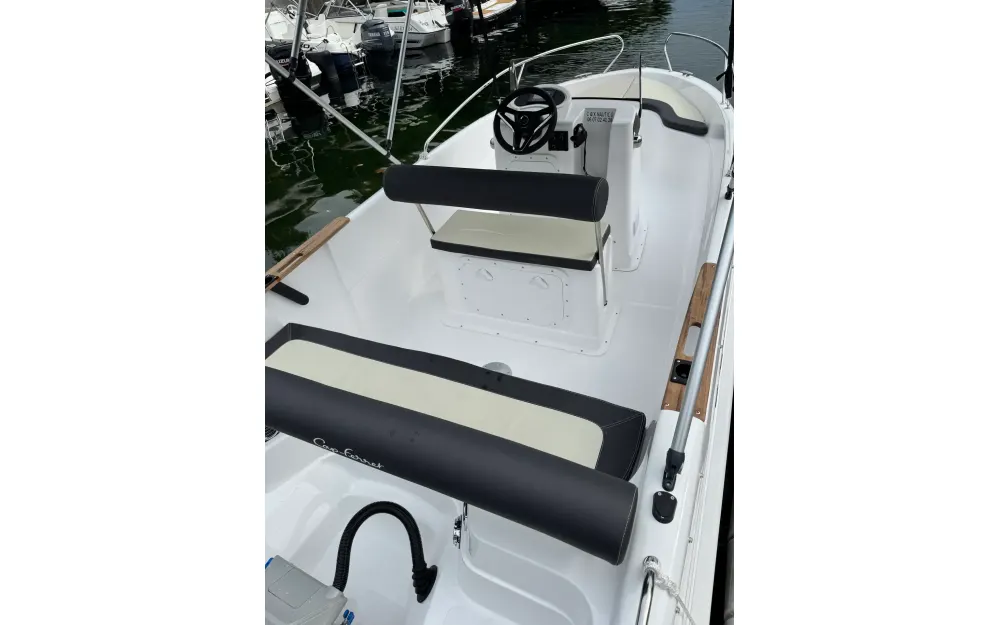 slider 1 B2 Marine Cap Ferret 155 Fishing