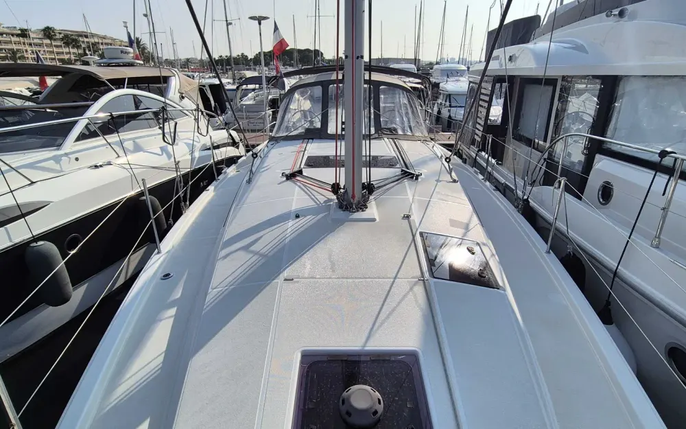slider 1 Jeanneau Sun Odyssey 410