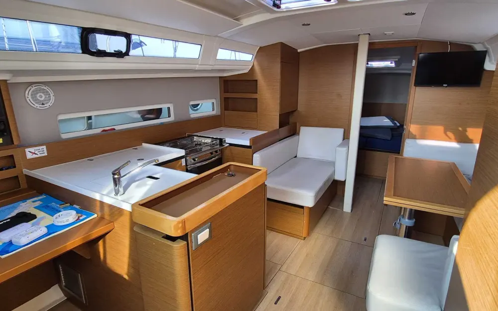 slider 3 Jeanneau Sun Odyssey 410