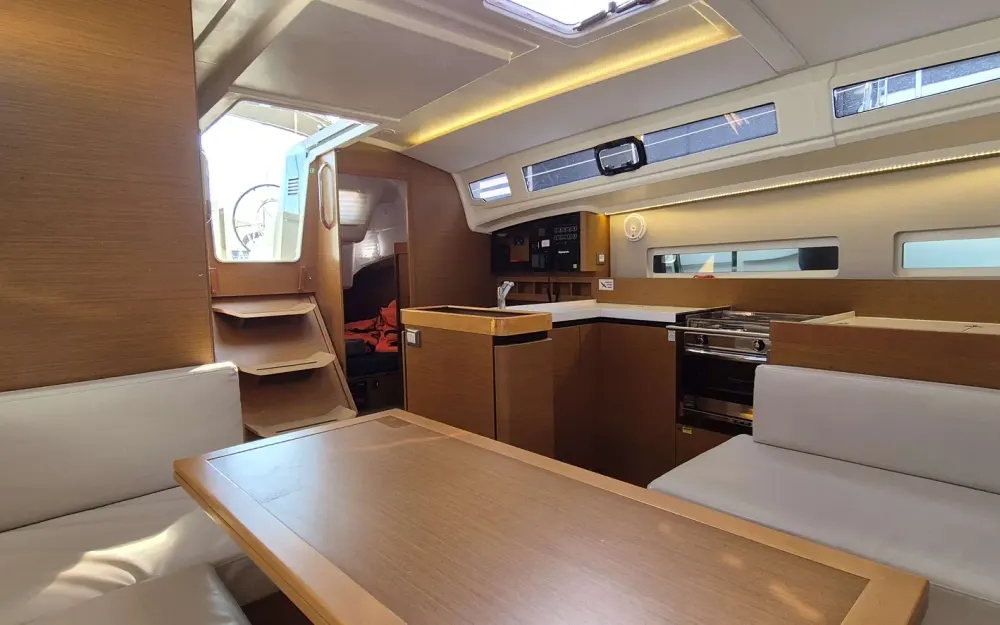 slider 6 Jeanneau Sun Odyssey 410