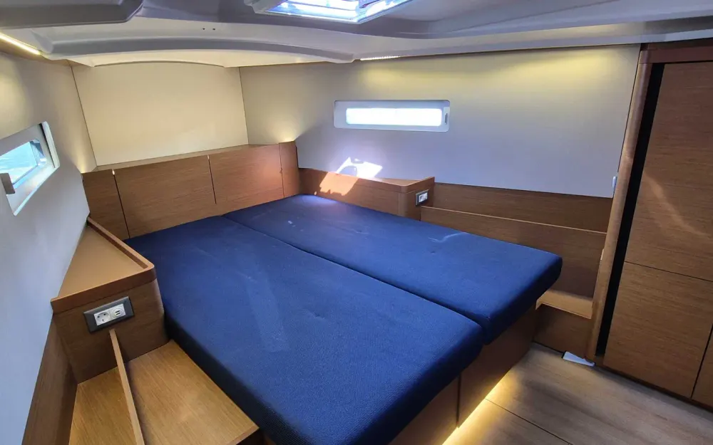slider 7 Jeanneau Sun Odyssey 410