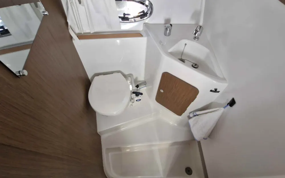 slider 15 Beneteau Antares 8.80