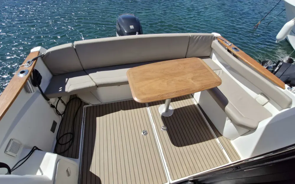 slider 2 Beneteau Antares 8.80