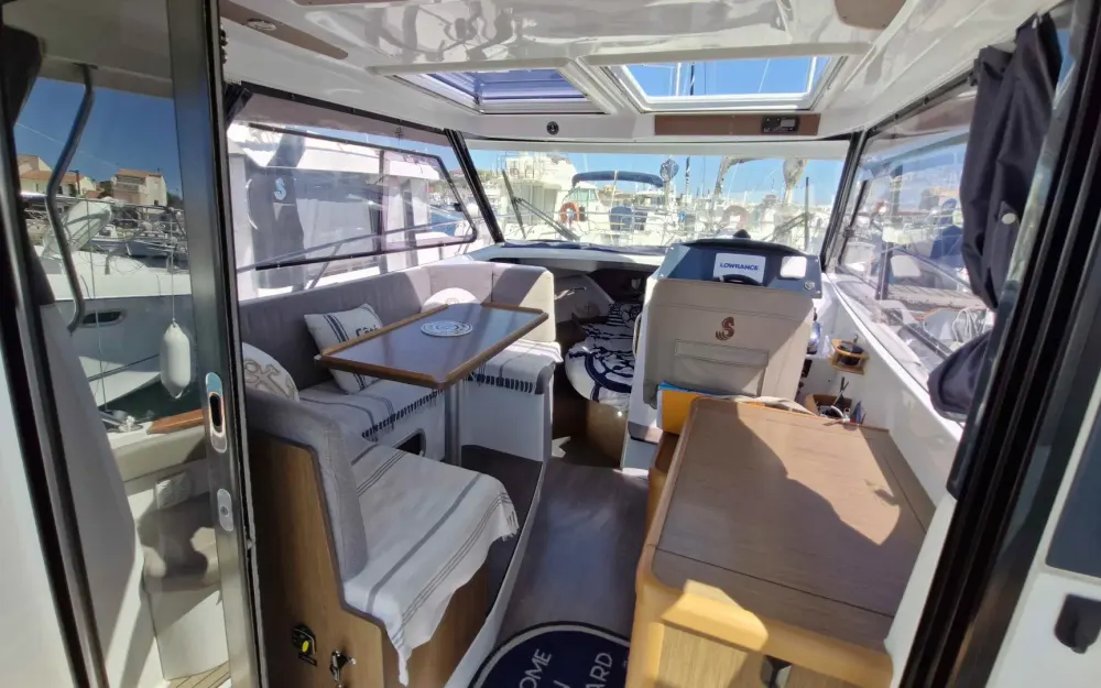 slider 4 Beneteau Antares 8.80