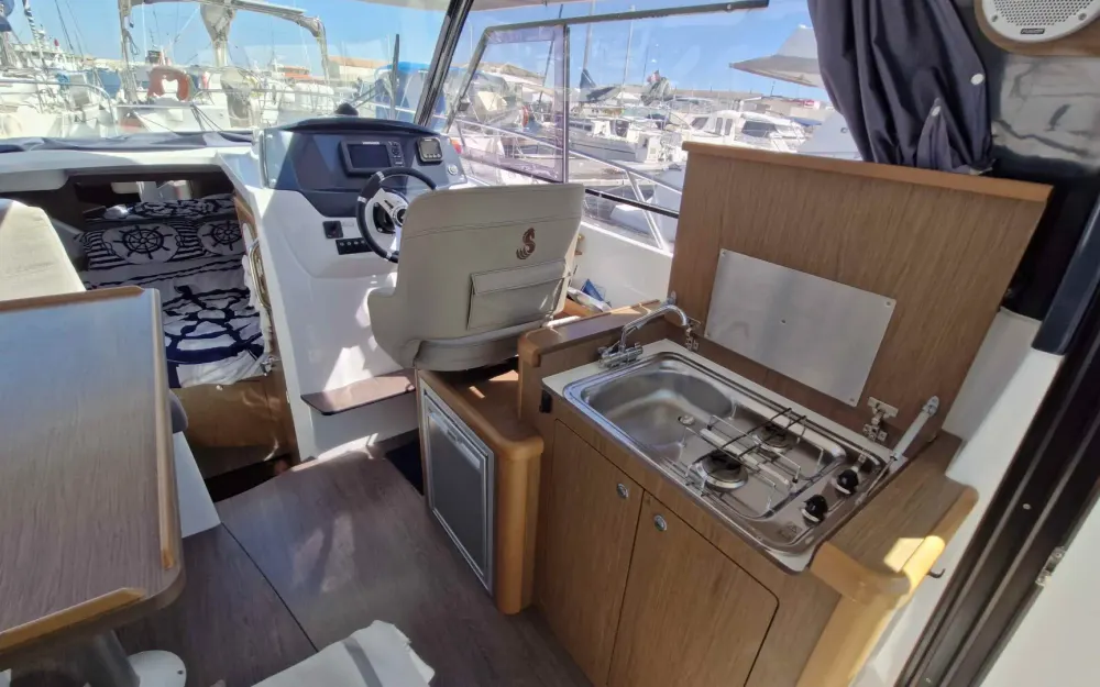 slider 6 Beneteau Antares 8.80