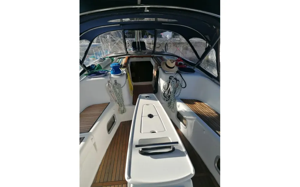 slider 1 Beneteau Oceanis 50