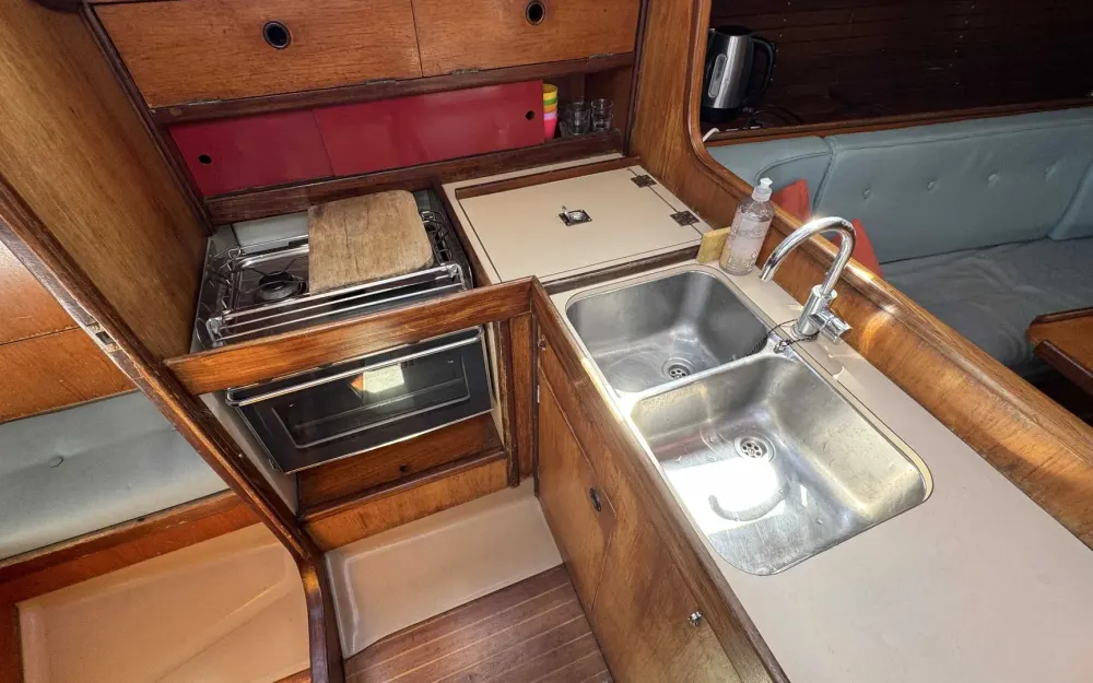 slider 9 Beneteau First 345
