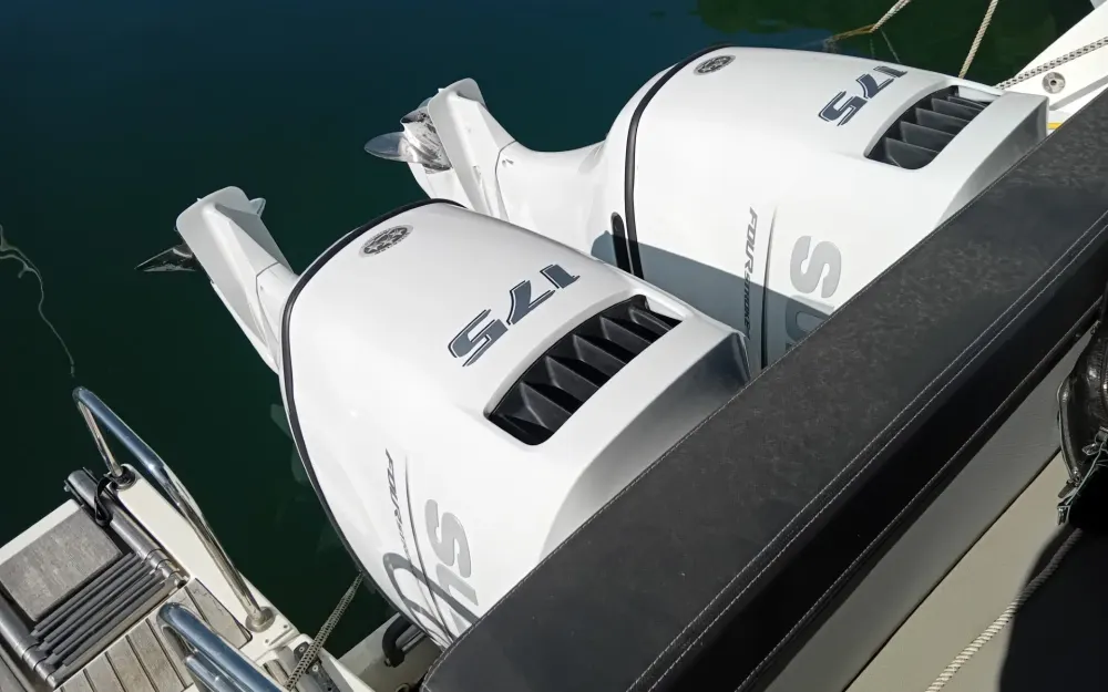 slider 10 Jeanneau Merry Fisher 895