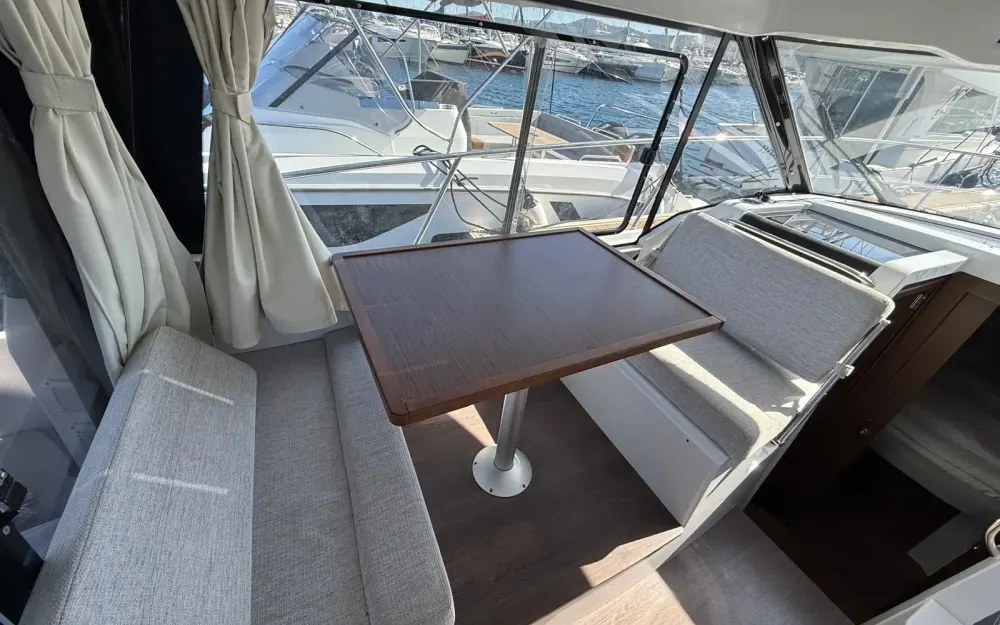 slider 12 Jeanneau Merry Fisher 895