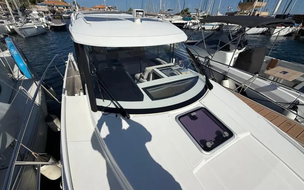 slider 2 Jeanneau Merry Fisher 895
