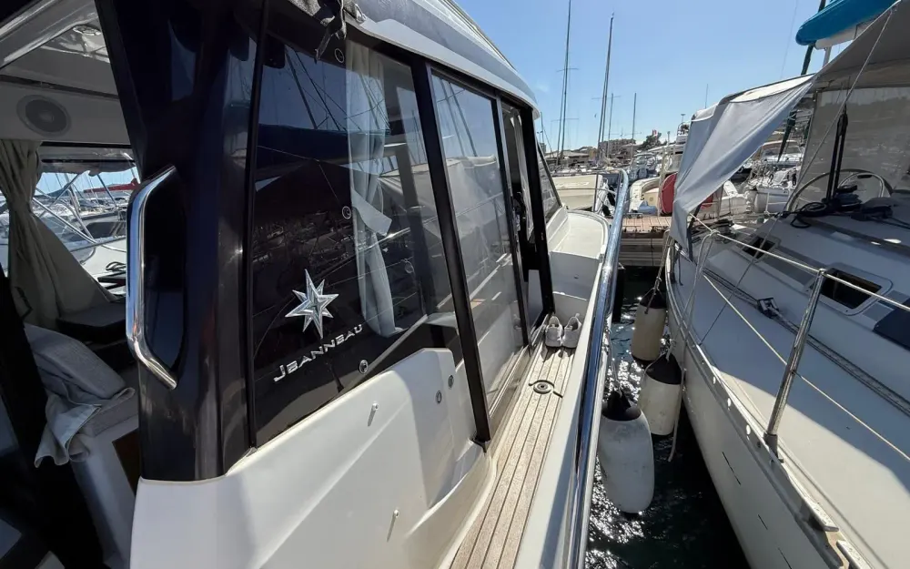 slider 5 Jeanneau Merry Fisher 895