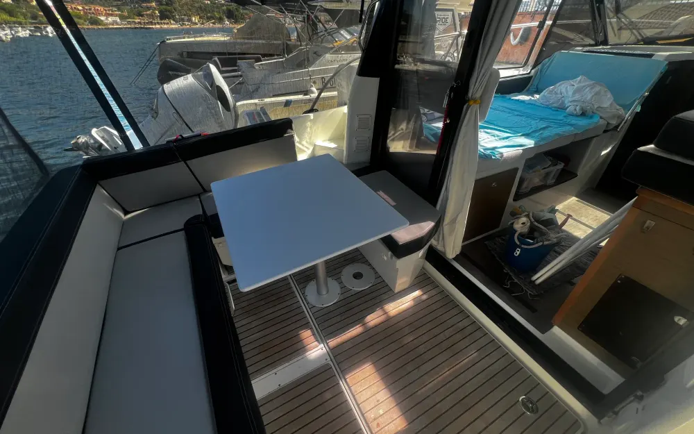 slider 15 Jeanneau Merry Fisher 895