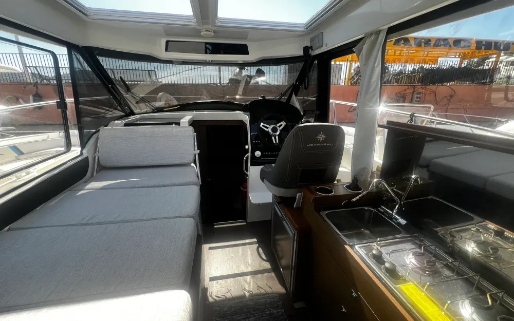slider 18 Jeanneau Merry Fisher 895