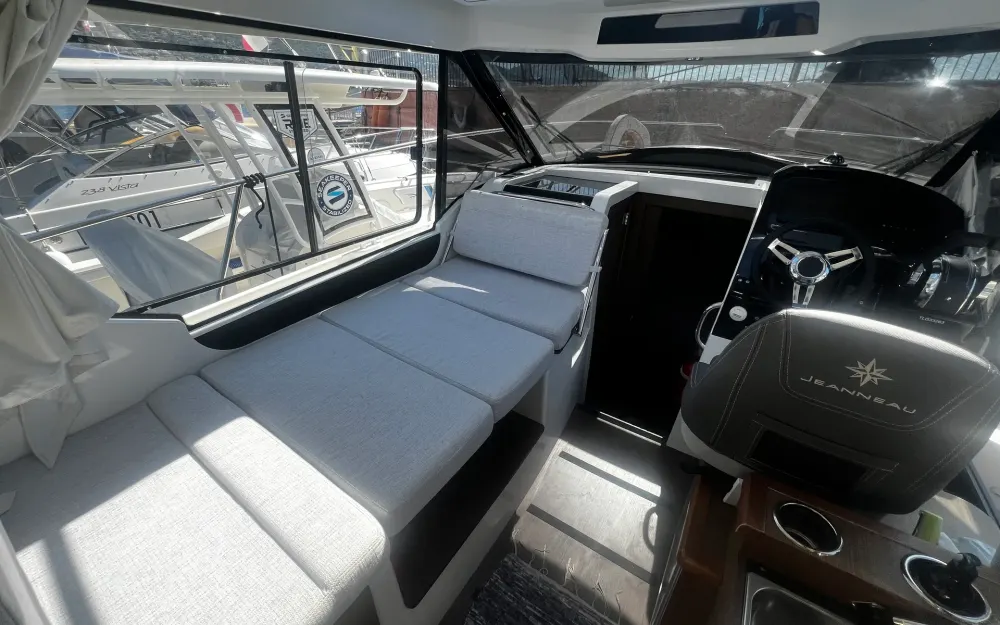 slider 19 Jeanneau Merry Fisher 895