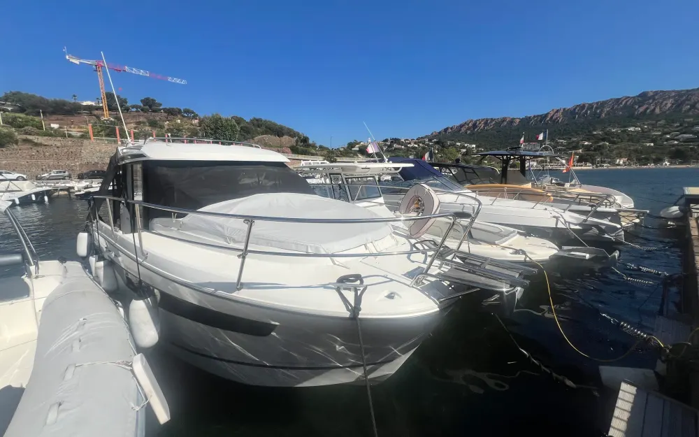 slider 2 Jeanneau Merry Fisher 895