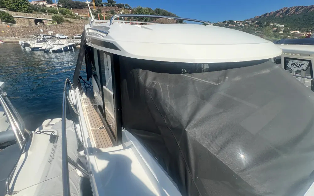 slider 6 Jeanneau Merry Fisher 895