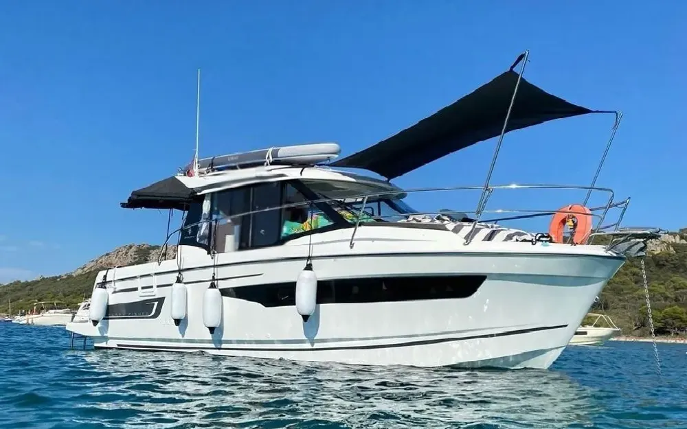 slider 0 Jeanneau Merry Fisher 895