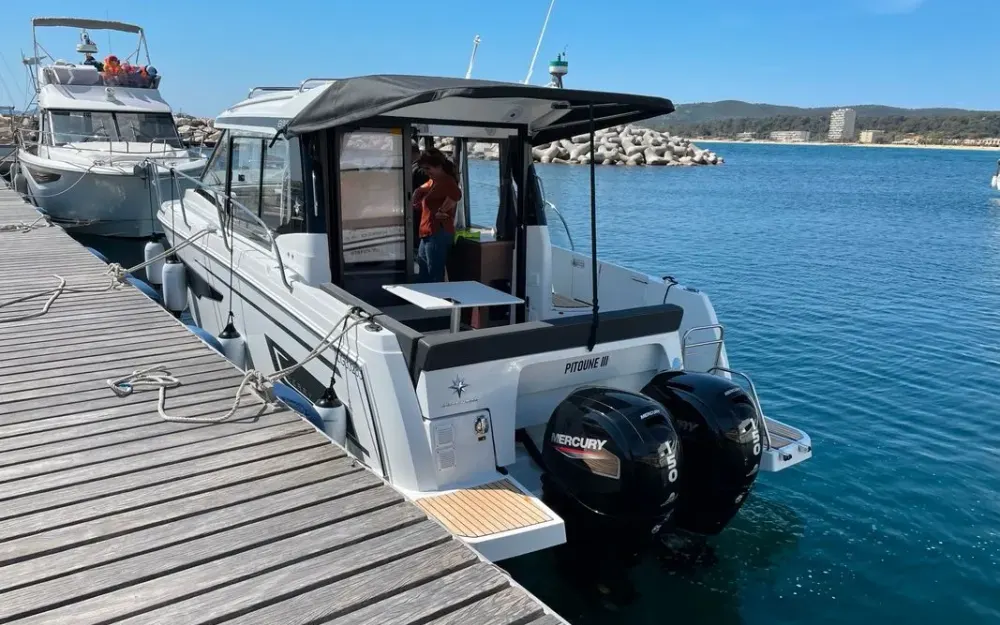 slider 1 Jeanneau Merry Fisher 895