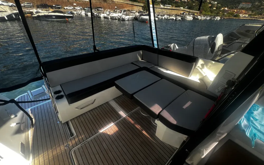 slider 10 Jeanneau Merry Fisher 895