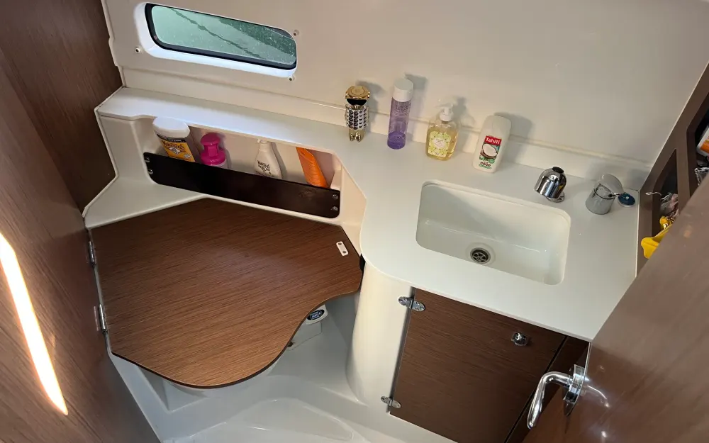 slider 10 Beneteau Antares 9 OB
