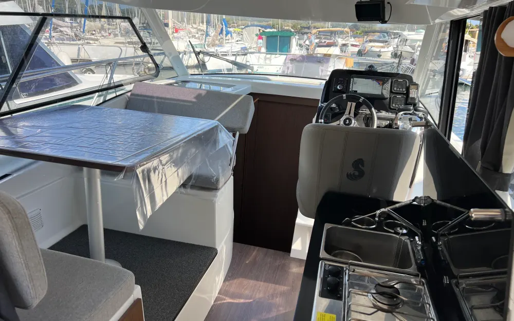 slider 14 Beneteau Antares 9 OB