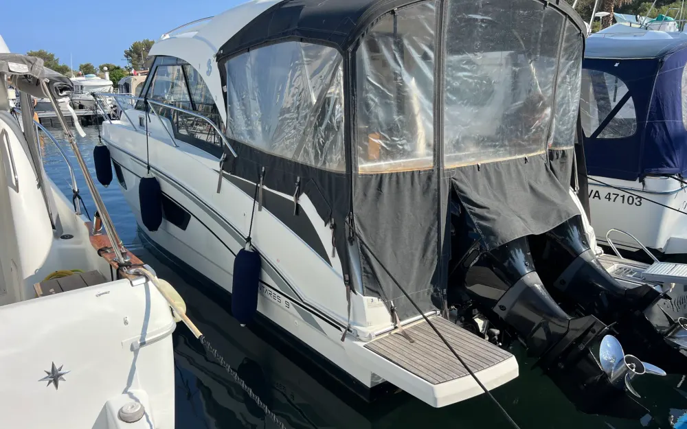 slider 17 Beneteau Antares 9 OB
