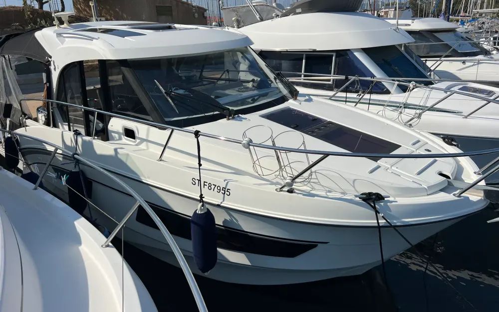 slider 0 Beneteau Antares 9 OB