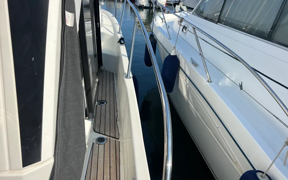 slider 3 Beneteau Antares 9 OB