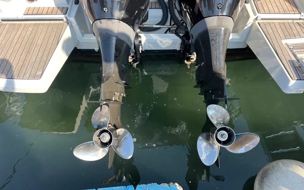 slider 8 Beneteau Antares 9 OB