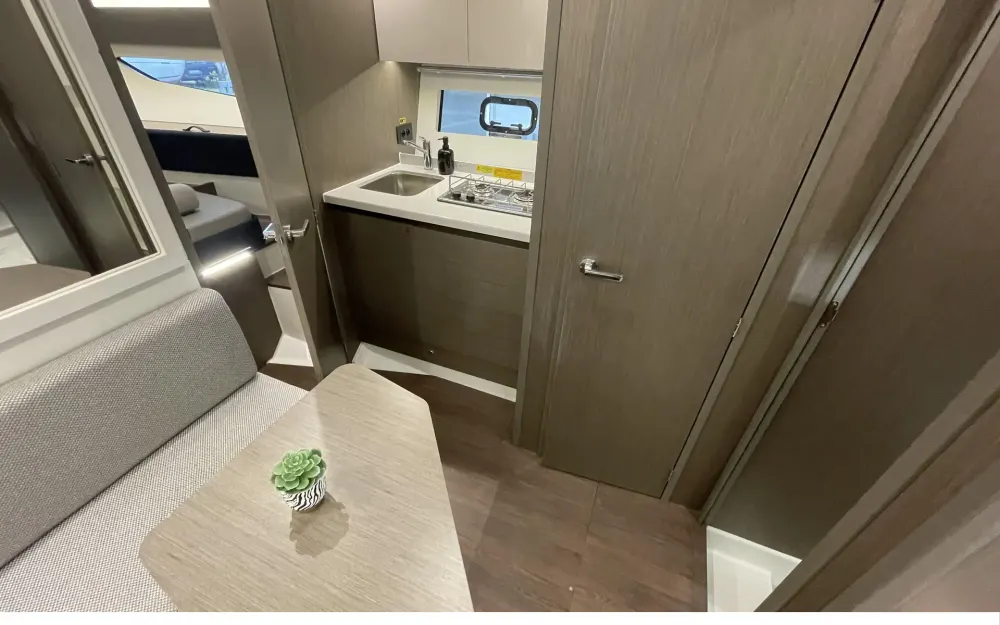 slider 10 Beneteau Gran Turismo 36