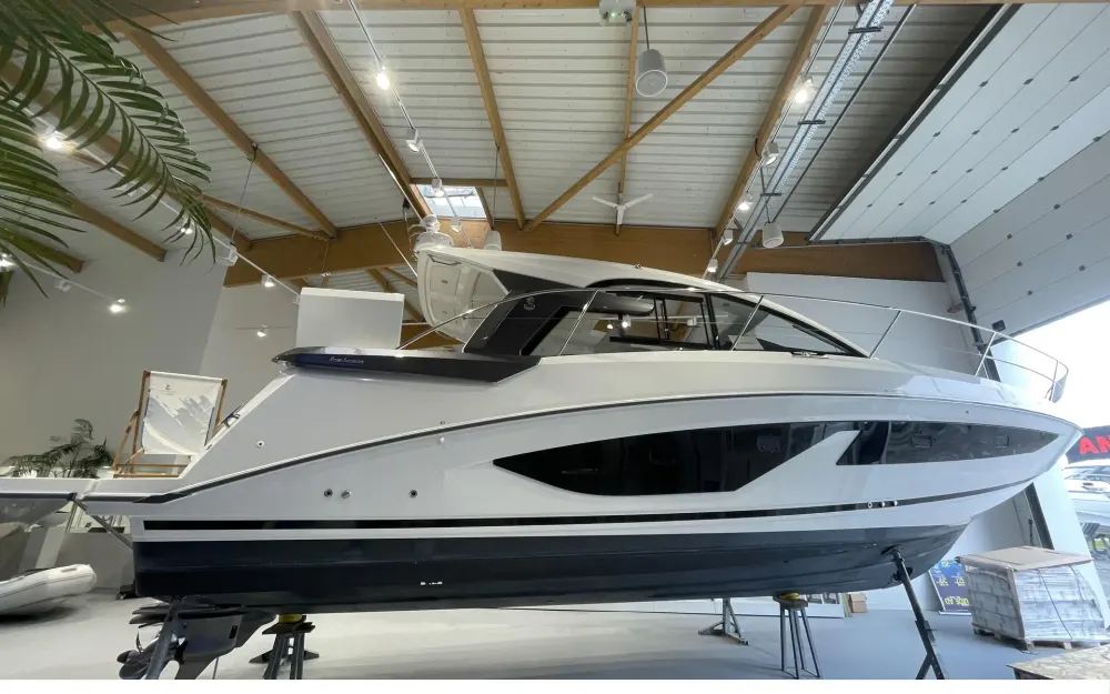 slider 1 Beneteau Gran Turismo 36