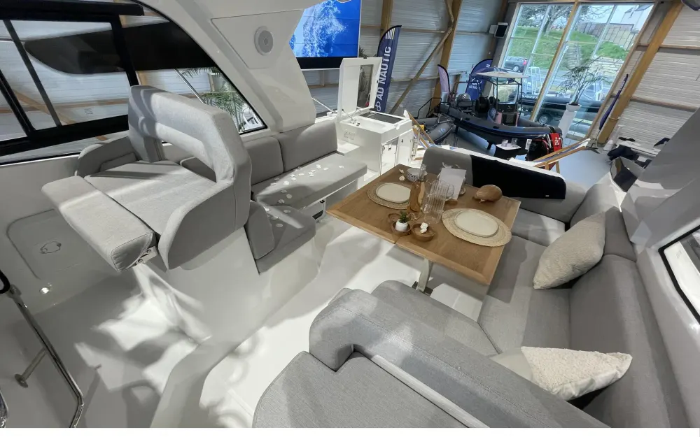 slider 8 Beneteau Gran Turismo 36