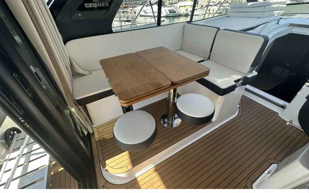 slider 4 Bavaria S 36 Coupe