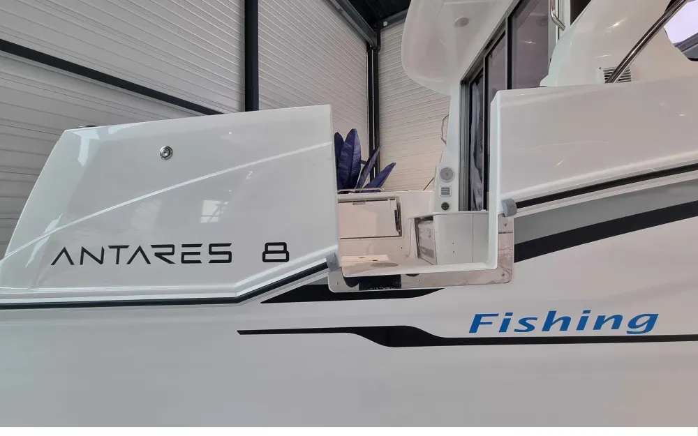 slider 3 Beneteau Antares 8 OB V2