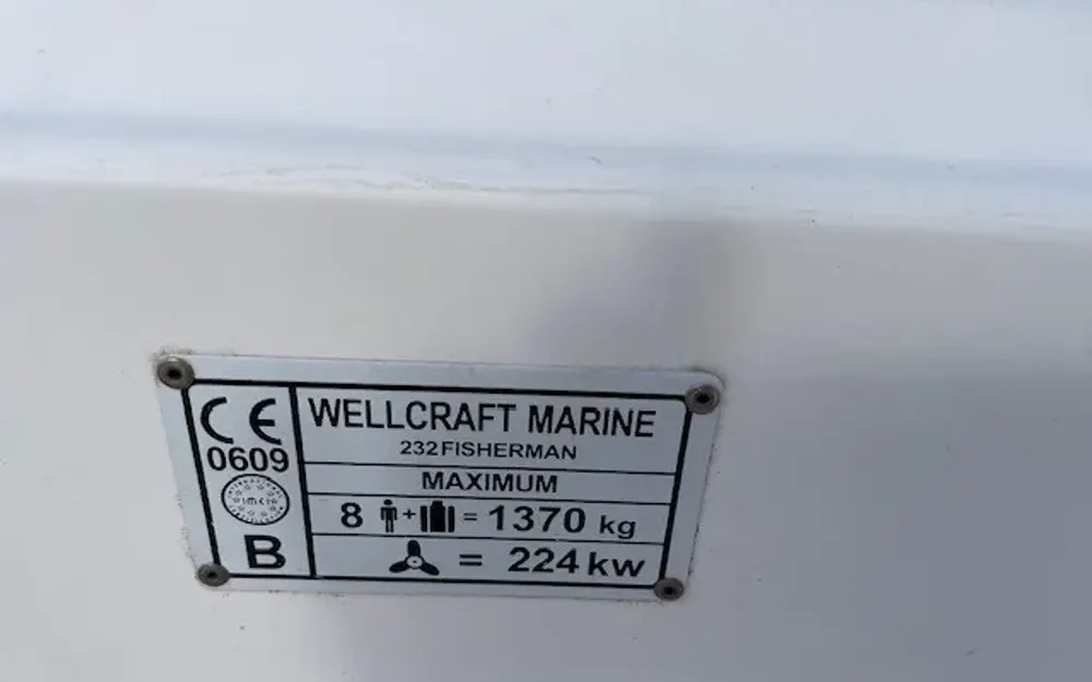 slider 17 Wellcraft Fisherman 232