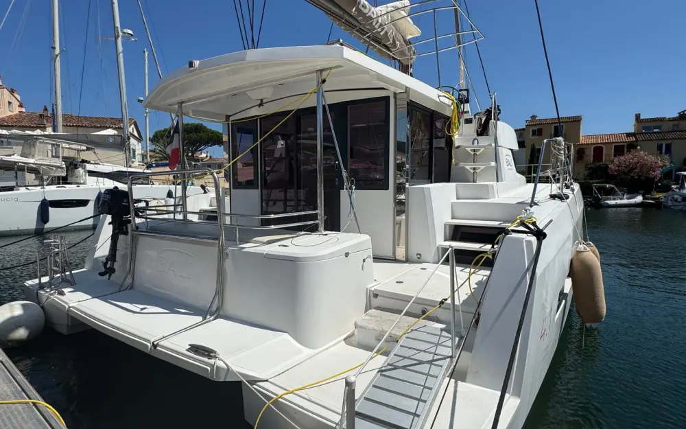 slider 4 Bali Catamarans Bali 4.1