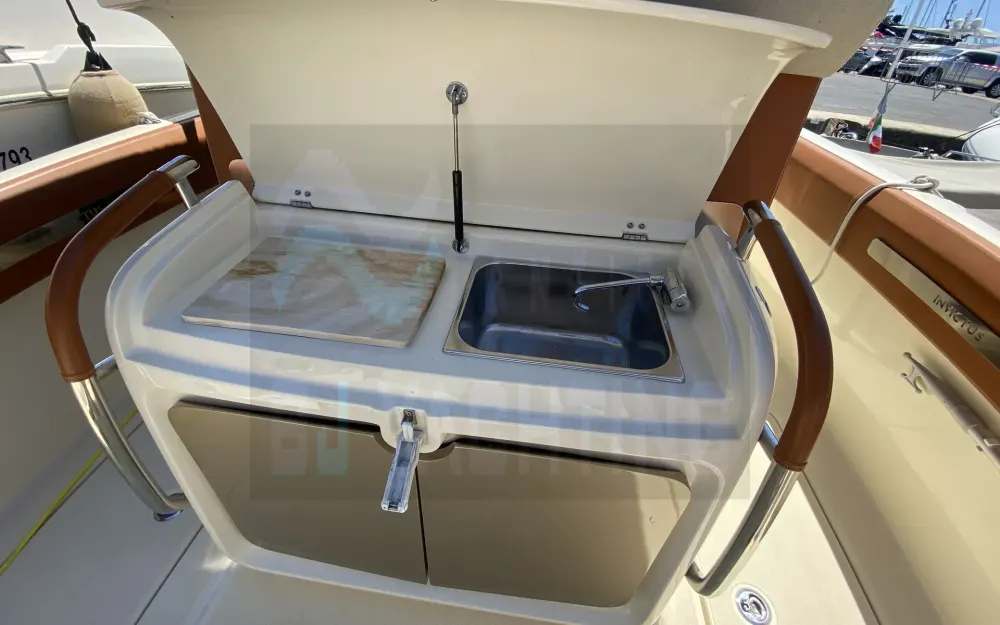 slider 6 Invictus  270 FX