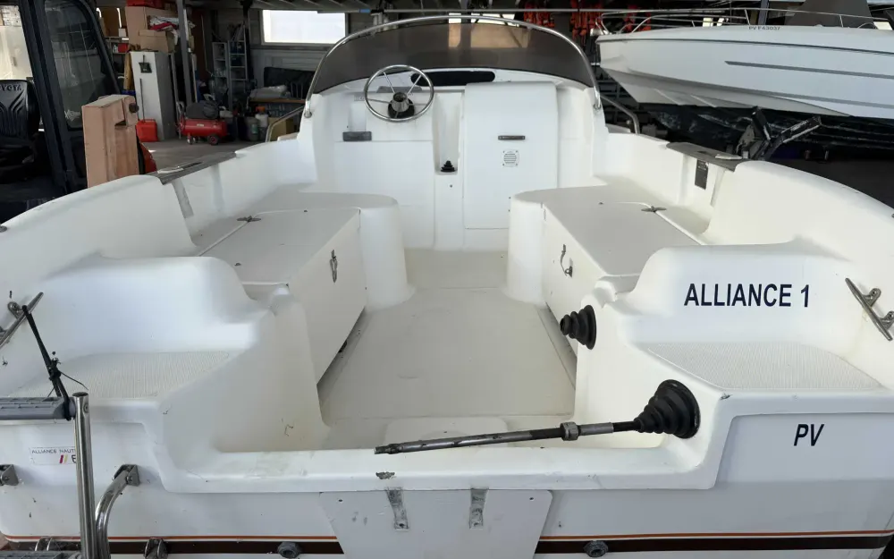 slider 2 B2 Marine Cap Ferret