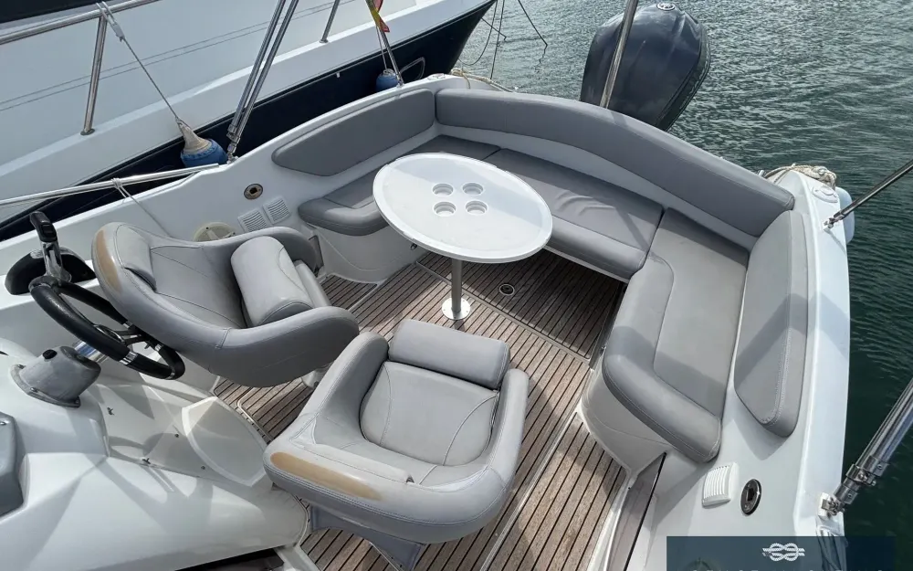 slider 9 Beneteau Flyer 750 Sun Deck