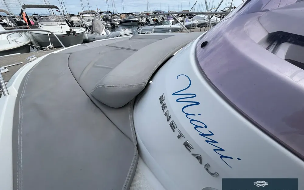slider 5 Beneteau Flyer 750 Sun Deck