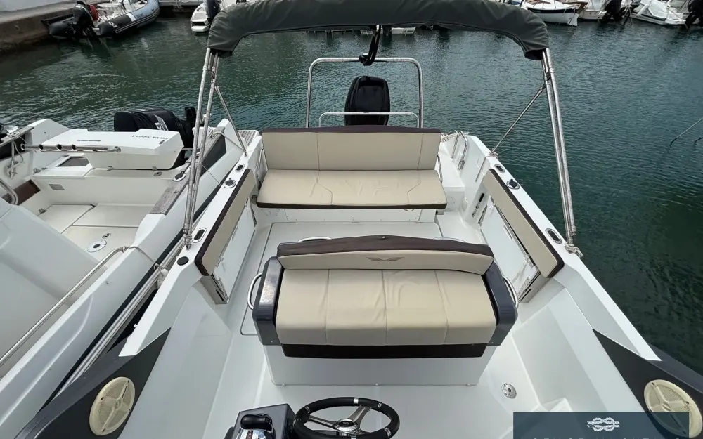 slider 4 Beneteau Flyer 7 SUNdeck