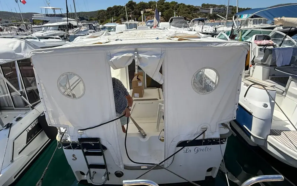 slider 2 Beneteau Antares 700 Fishing
