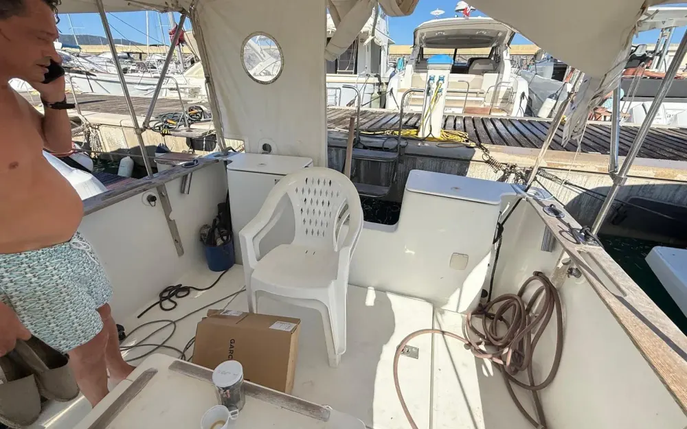 slider 8 Beneteau Antares 700 Fishing