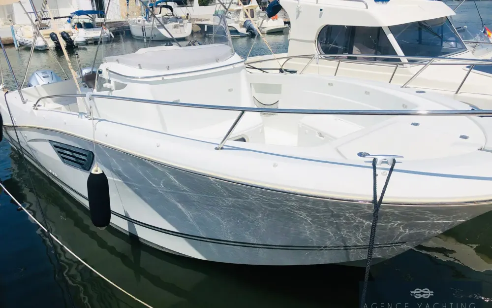 slider 0 Jeanneau Cap Camarat 8.5 CC