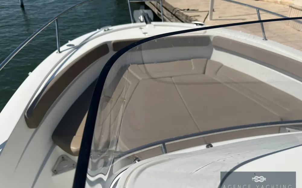 slider 9 Jeanneau Cap Camarat 8.5 CC