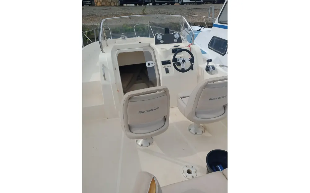 slider 1 Quicksilver Activ 675 Sundeck