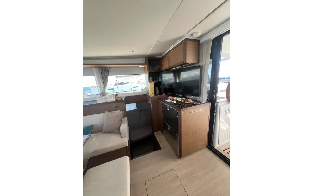 slider 10 Lagoon  46